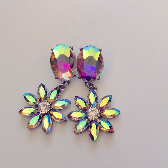 Stunning Aurora Borealis Crystal Statement Earrings - Picture 13 of 17